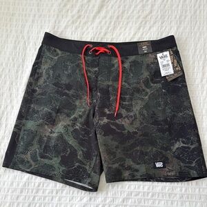Vans Men's Black and Green Camo Board Shorts